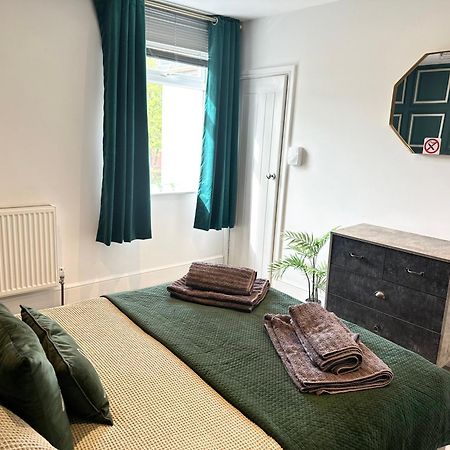 Alsager Town Centre Apartment Extérieur photo