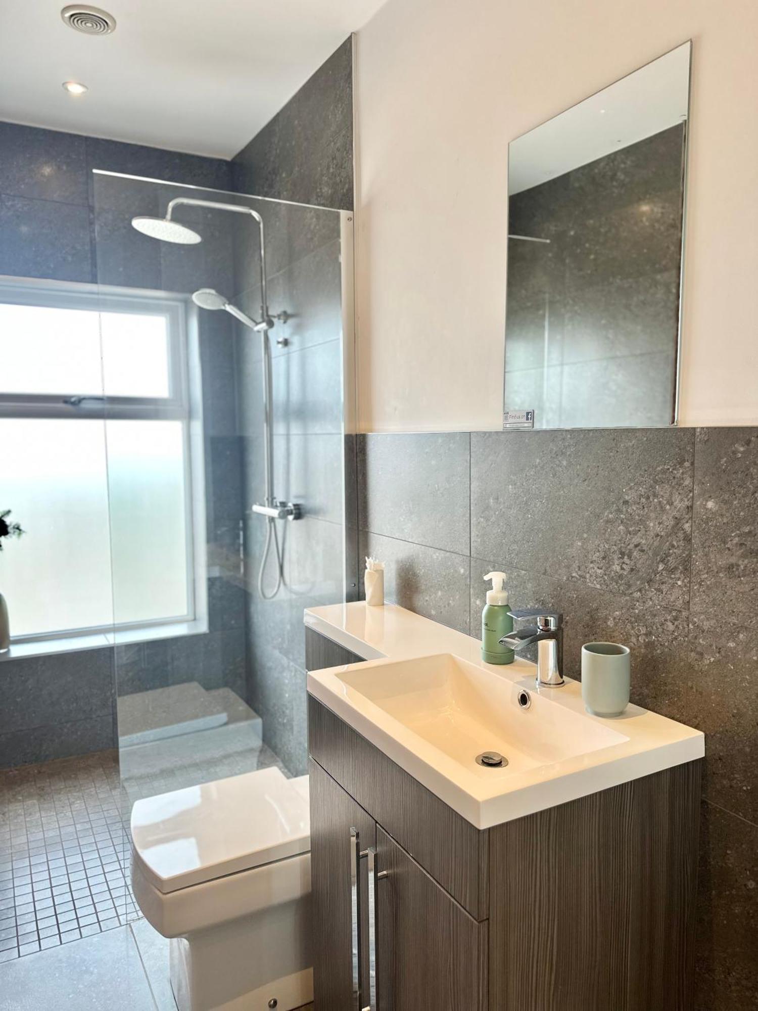 Alsager Town Centre Apartment Extérieur photo